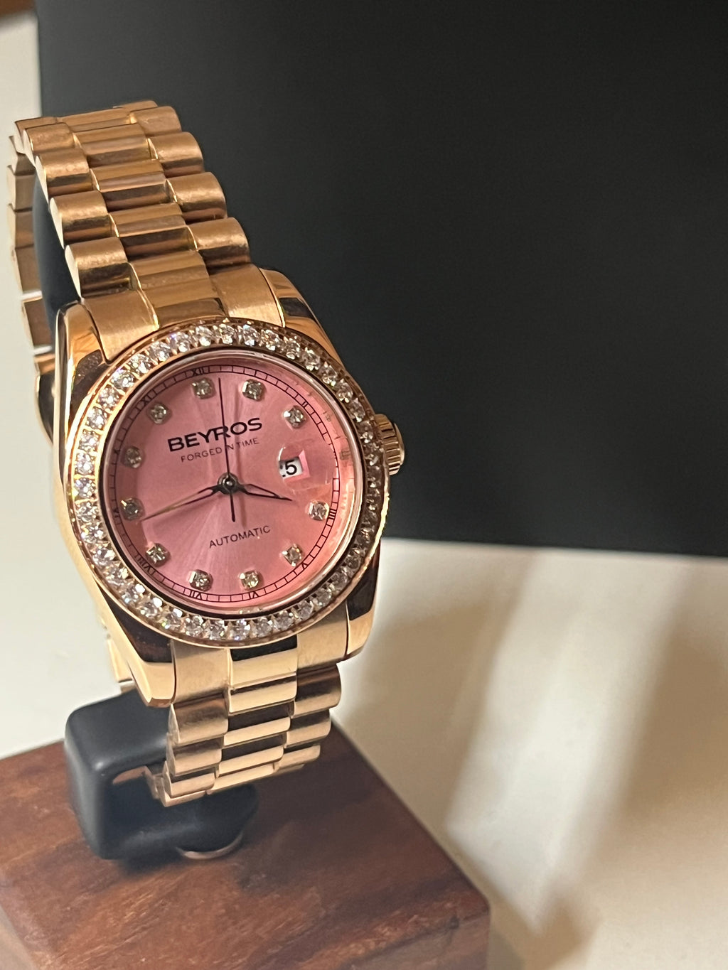 Beyros Pink Aura